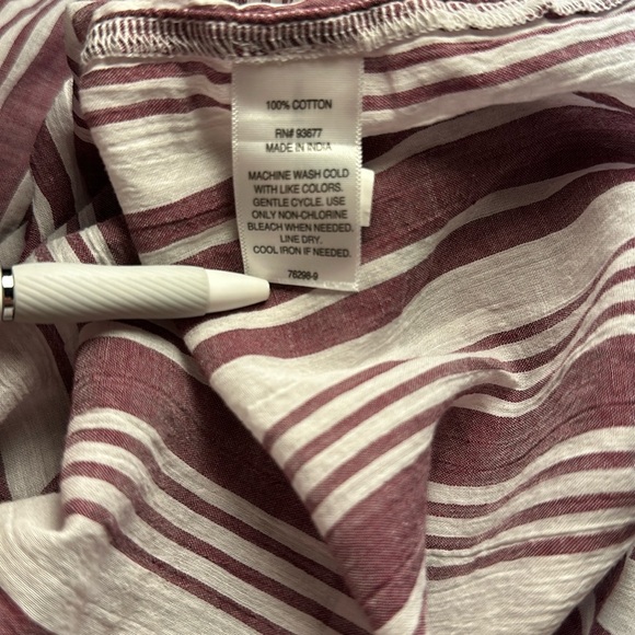 Liz Claiborne sheer 100% cotton blouse purple and white women’s size medium - Picture 3 of 5